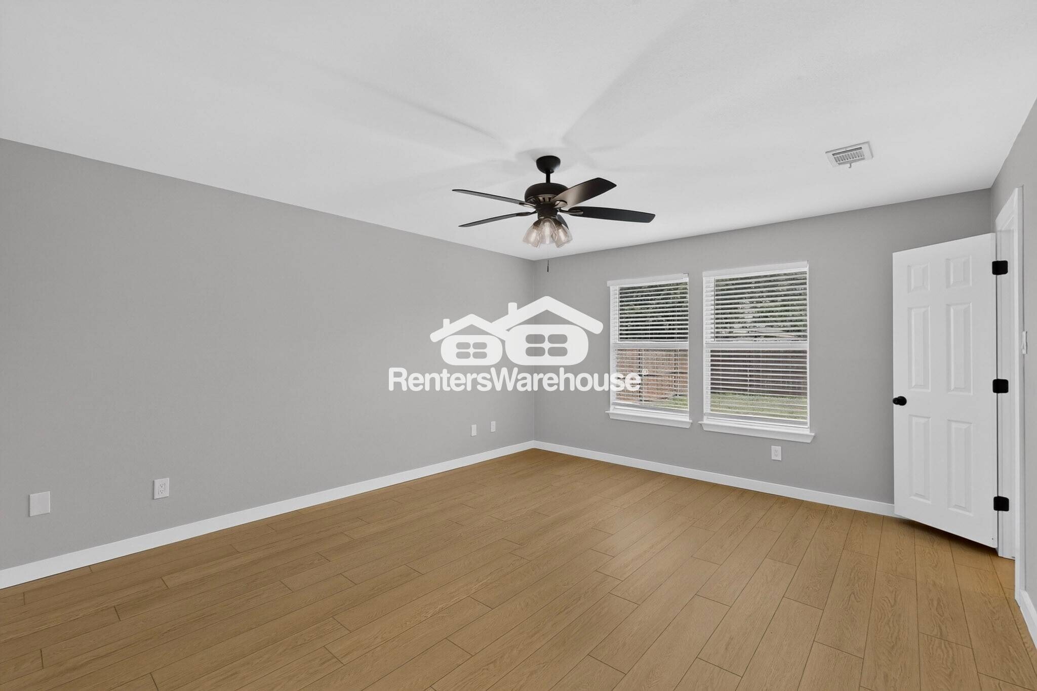 Building Photo - 2616 Mountain View Dr