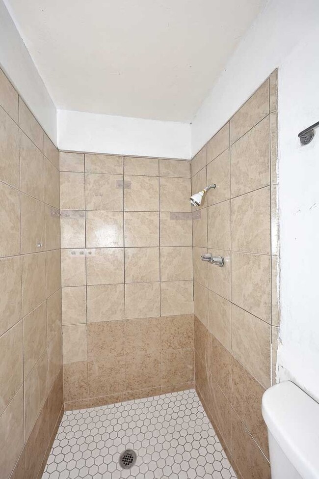 Building Photo - 8806 N 30th Ave