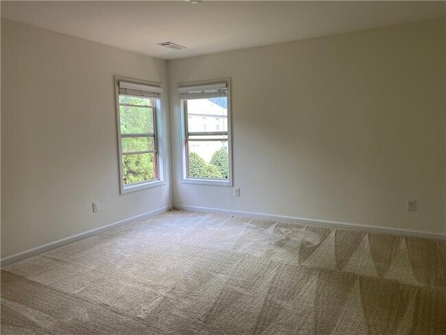 Building Photo - 3355 Earhart Way