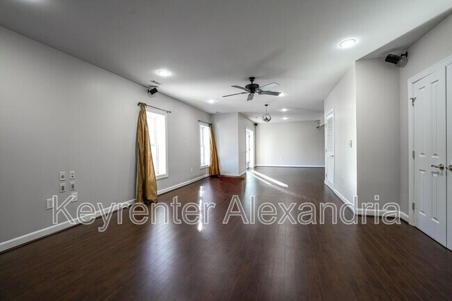 Building Photo - 13568 Heritage Farms Dr