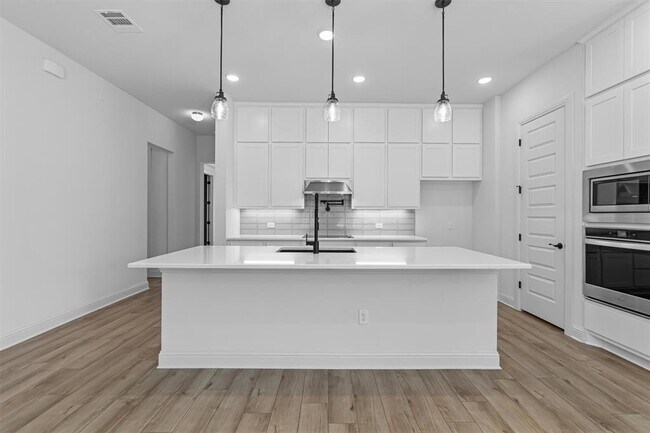 Building Photo - 508 Pinnacle View Dr