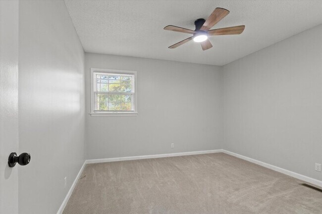 Building Photo - 507 Clift Dr