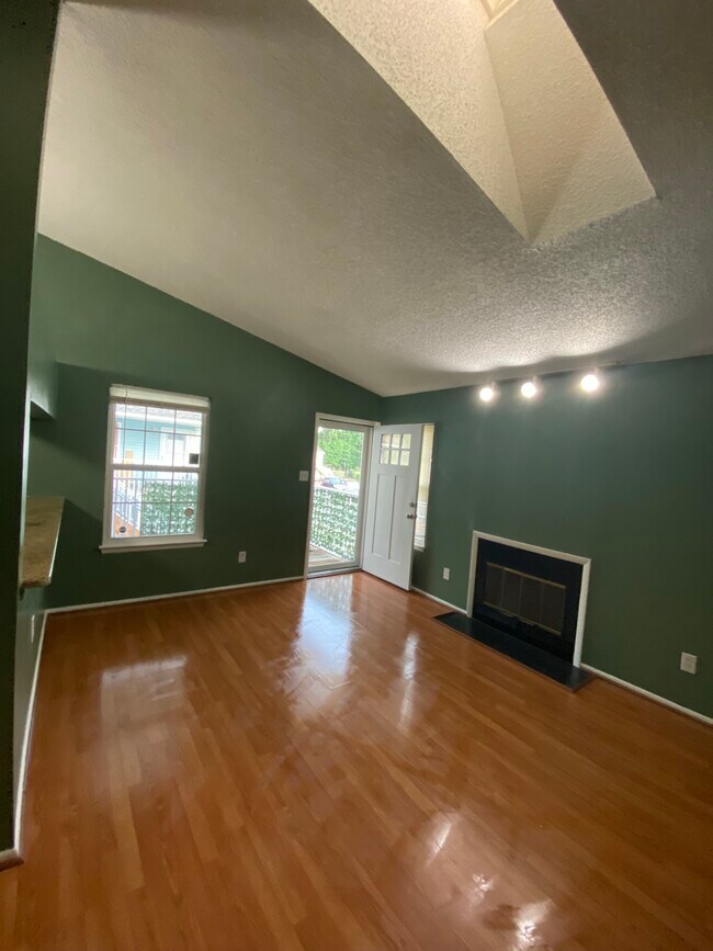 Building Photo - 610 Zephyr Ct