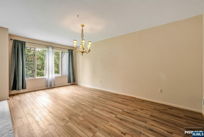 Building Photo - 43 Forsgate Ct