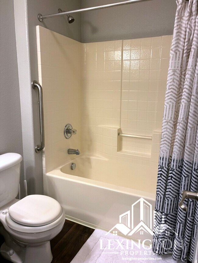 Building Photo - Beautifully Upgraded, 2BD/2BA, Condo Home in The Phoenician, Roseville!