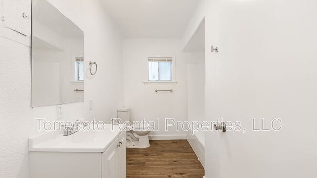 Building Photo - 2600 Morales St