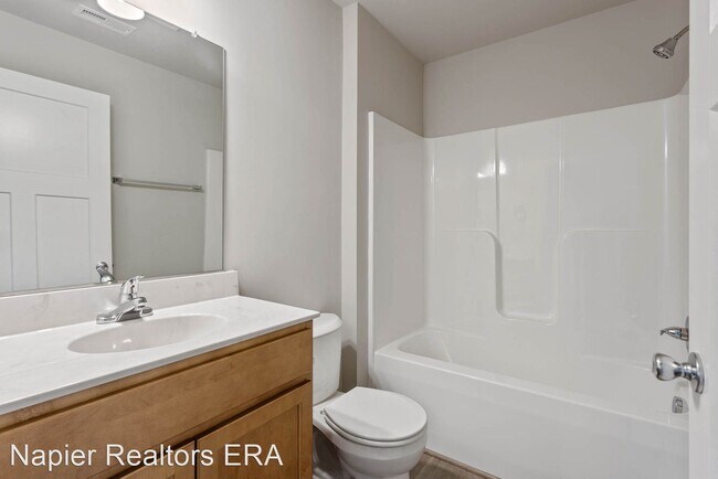 Building Photo - 3 br, 2 bath House - 24802A and 24802B Cox...