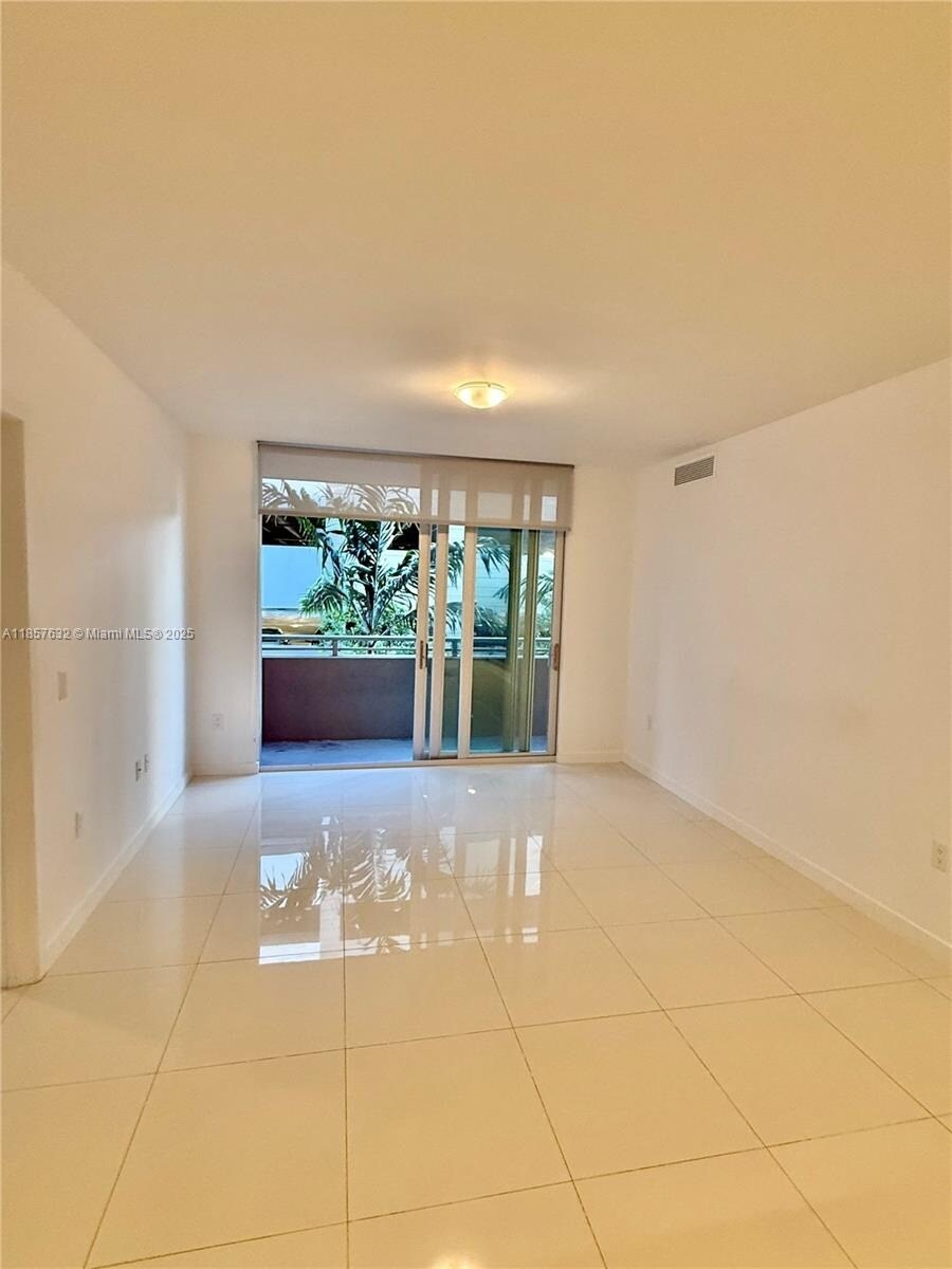 Building Photo - 7661 NW 107th Ave