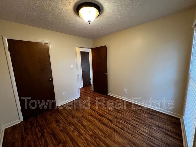 Building Photo - 2704 Helaman Ct