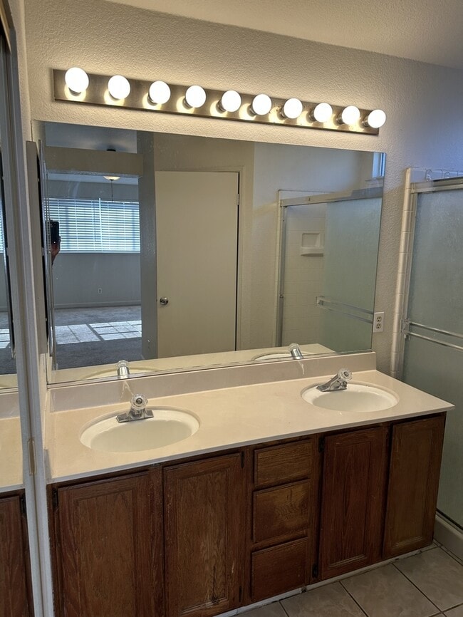 Building Photo - 742 Cherry Hills Ct