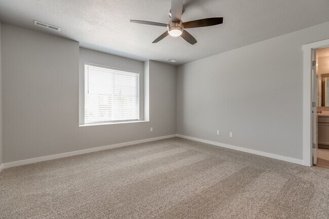 Building Photo - Now Leasing this Meridian Townhome!  Great...