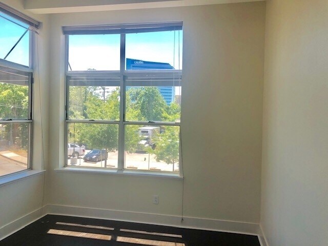 Building Photo - 289 3rd St