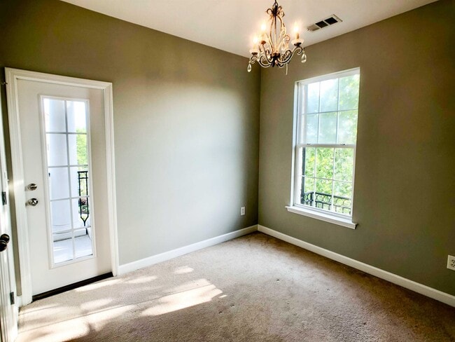 Building Photo - 2834 Howard Ave