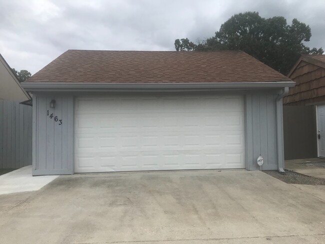 Building Photo - Beautiful renovated two story house