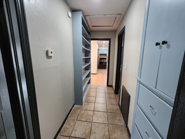 Building Photo - 3117 SW 37th St