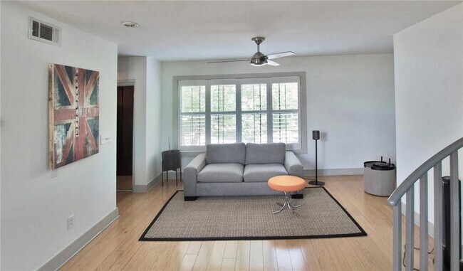 Building Photo - 791 Wylie St SE