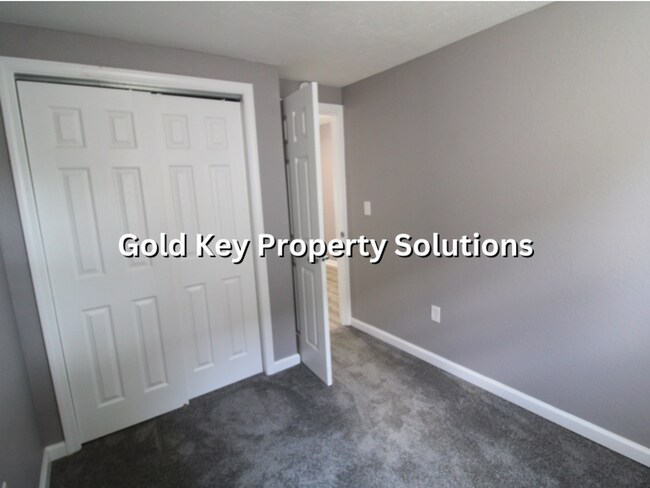 Building Photo - Fully Renovated 3 BR 2 BA House with Upgraded Appliances (NO SECTION 8)