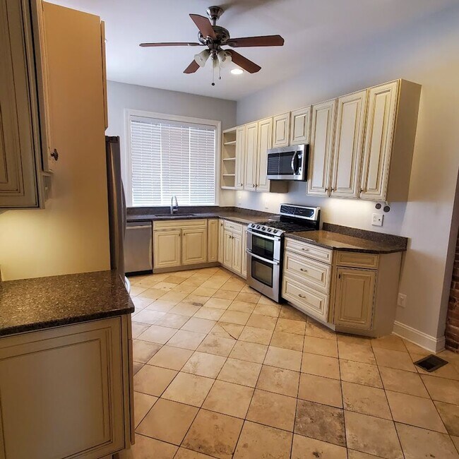 Building Photo - 143 S. Linwood Ave/4 Bed, 4.5 Bath TH in P...