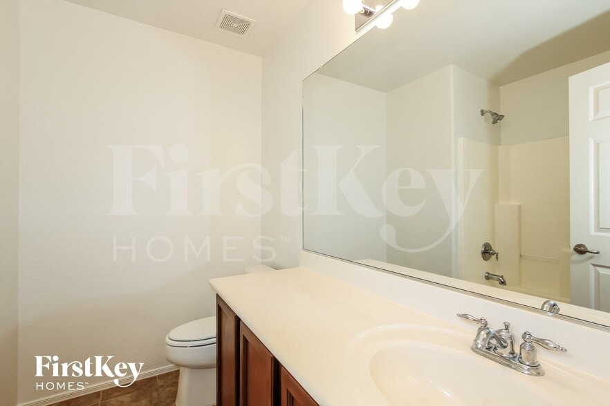 Building Photo - 14210 W Mauna Loa Ln