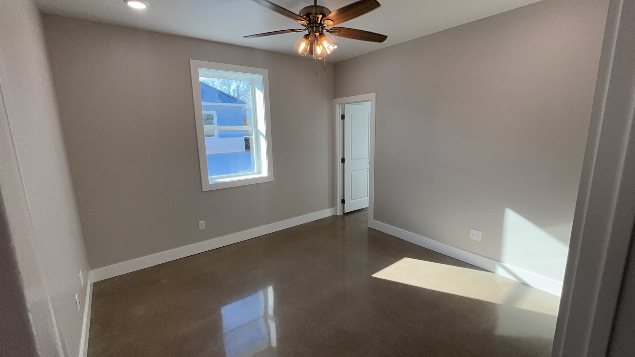 Building Photo - 12542 Vinson Cir