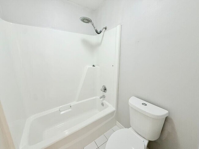 Building Photo - 5136 Hamilton Ln