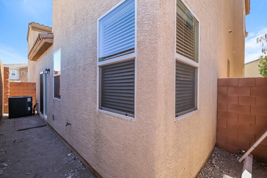 Building Photo - 8508 Pitney Ave