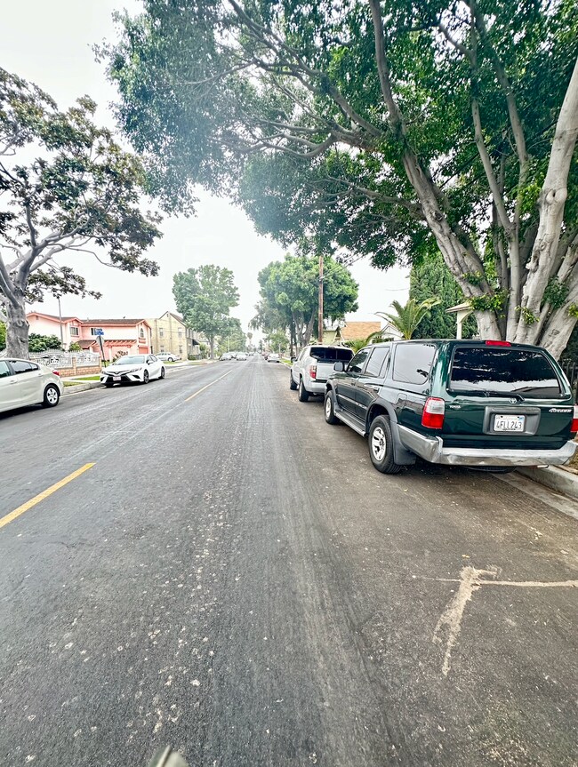 Building Photo - 809 E New York St