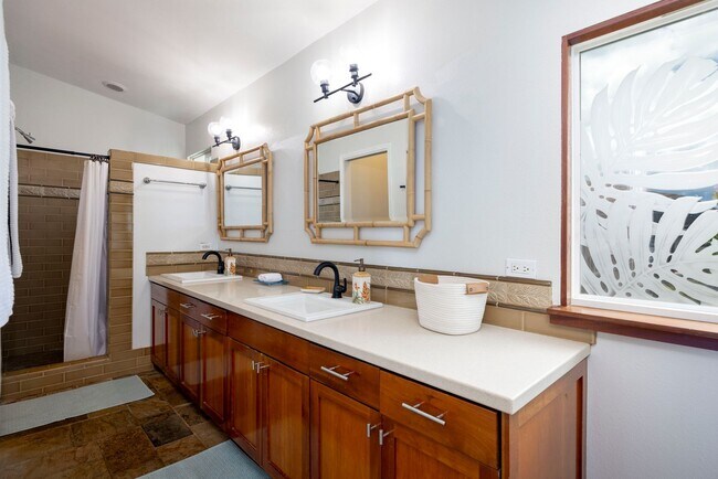 Building Photo - North Shore Oahu Oceanfront Home for Rent