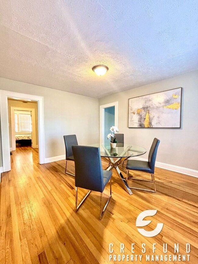 Building Photo - Charming 3 Bedroom 2 Bath Cottage style