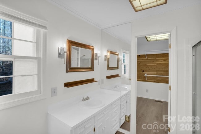Building Photo - 408 Wilby Dr