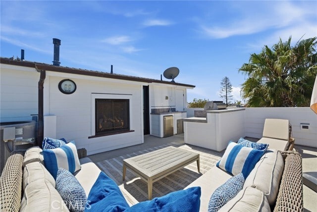 Building Photo - 305 Montero Ave