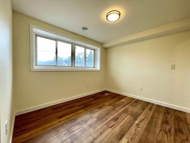 Building Photo - 6166 Upper 51st St N