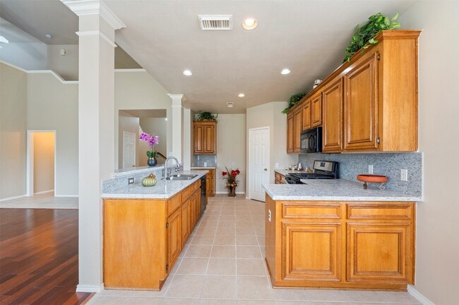 Building Photo - 7218 Broadelm Dr