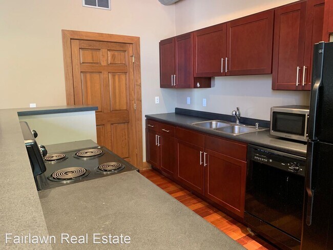 Building Photo - 1 br, 1 bath House - 32 E. Chester St. Apt. B