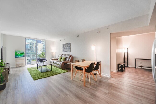 Building Photo - 31 SE 6th St