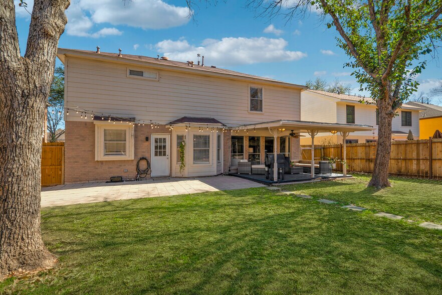 Building Photo - 10331 Mustang Rdg