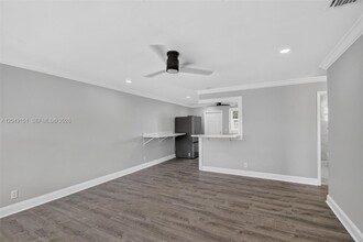 Building Photo - 824 Bayberry Dr
