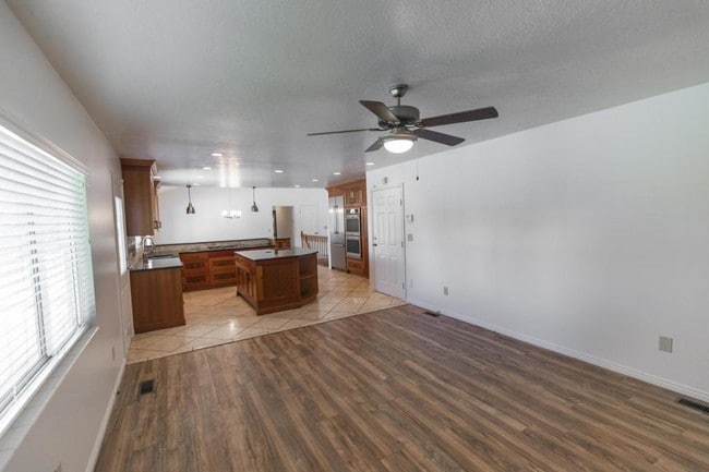 Building Photo - 477 E 3425 N