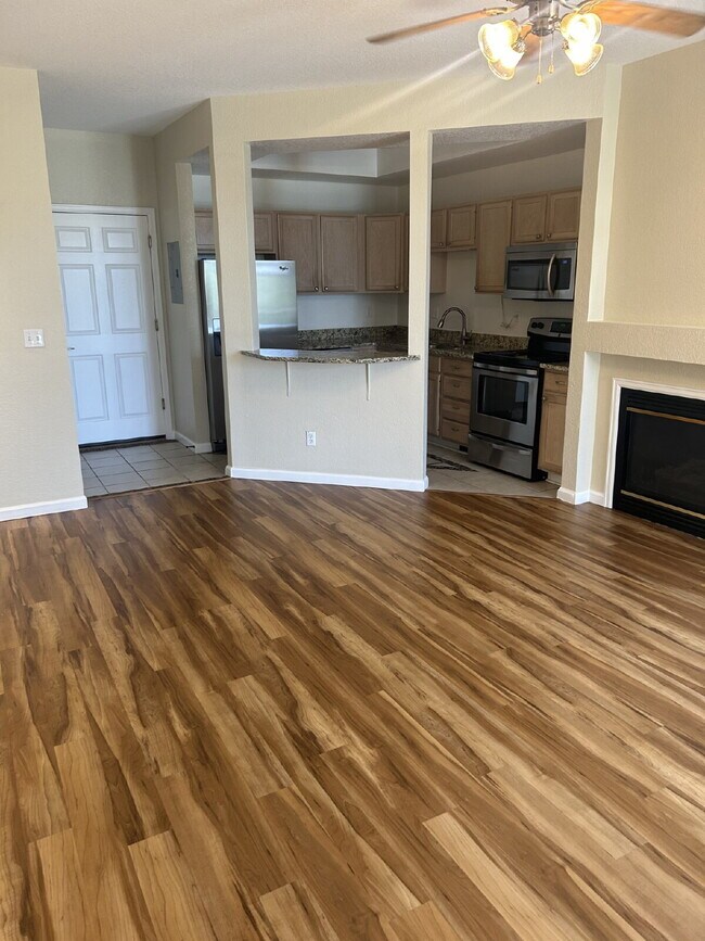 Building Photo - "Chic & Spacious 2-Bed, 2-Bath Condo with ...