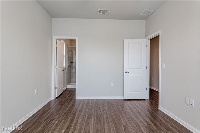 Building Photo - 9603 Grapevine Leaf Dr