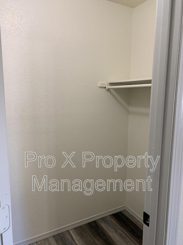 Building Photo - 3111 E 12th St