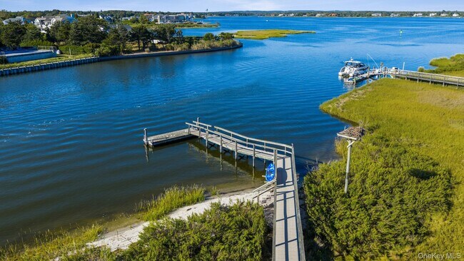 Building Photo - 102-192 Dune Rd