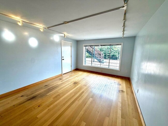 Building Photo - Clean 3 Bedroom, 1 Bath with Bonus Room- Walk to Westmoor High School, Open House, July 9th 4-6PM