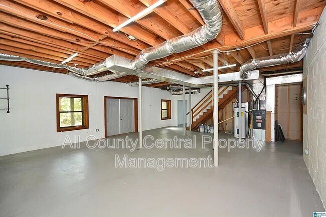 Building Photo - 8516 Marsh Mountain Rd