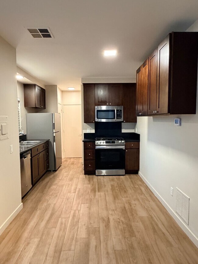 Building Photo - 33938 Alcazar Dr