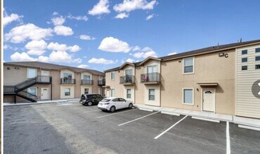 Building Photo - Center Way Apartments 2BDR - 1 BATH