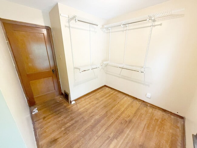 Building Photo - 3 BED 2 BATH BEAUTIFUL SINGLE FAMILY HOME
