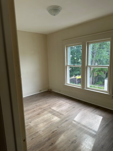 Building Photo - 467 Troy-Schenectady Rd