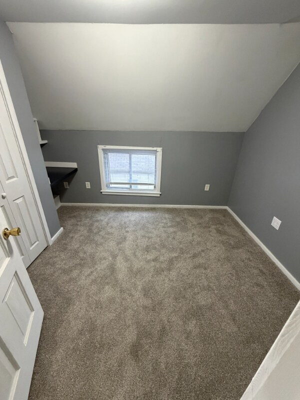 Building Photo - 1100 Lincoln Ave NW