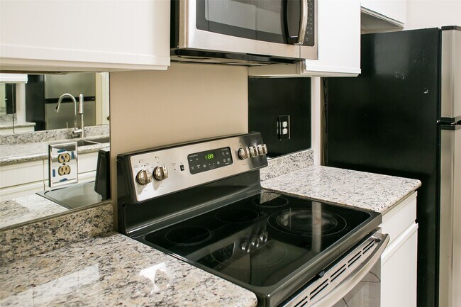 Building Photo - 3098 Holly Hall St